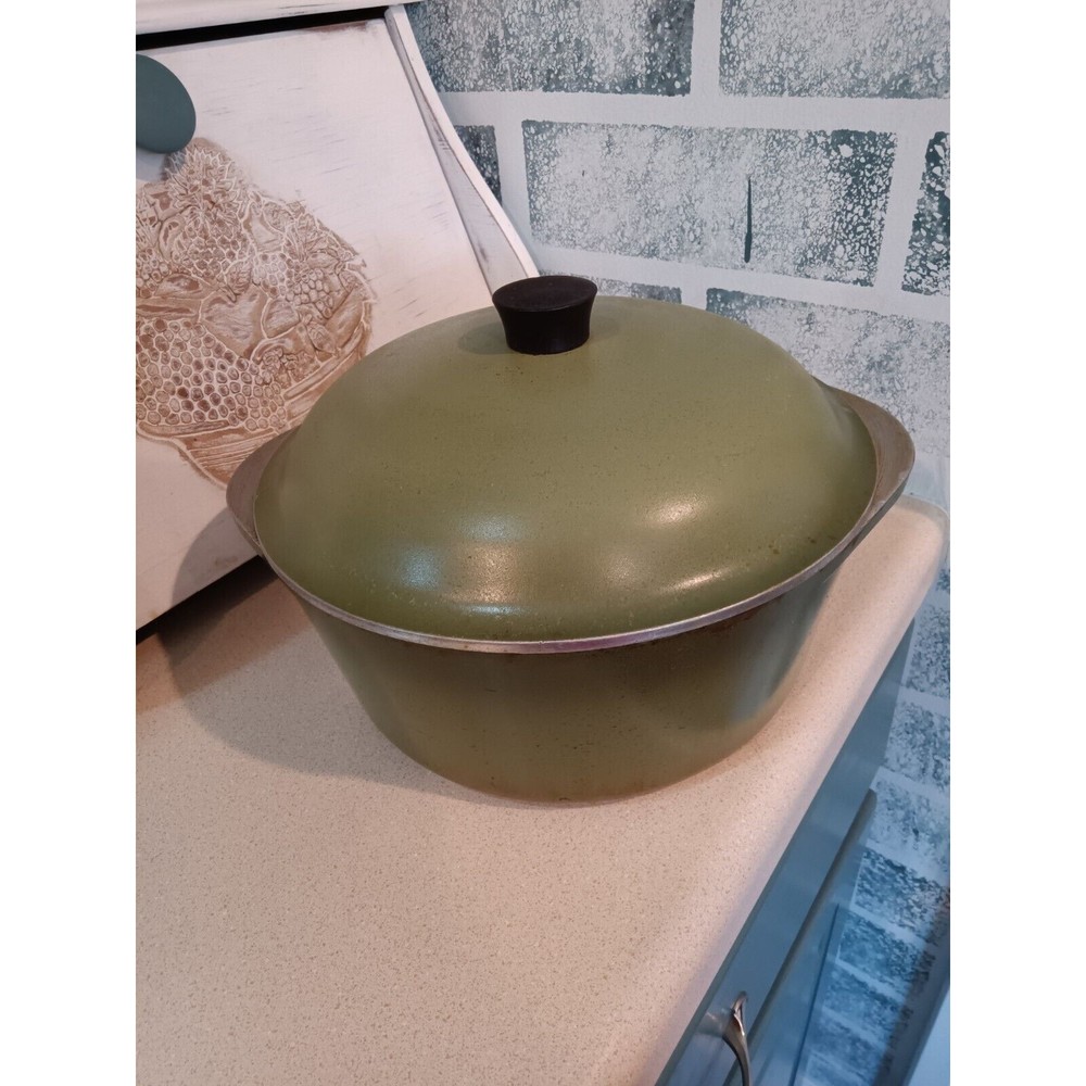 Vintage CLUB Heavy Aluminum  Avocado Green 4 Qt Dutch Oven Stock Pot W/Lid